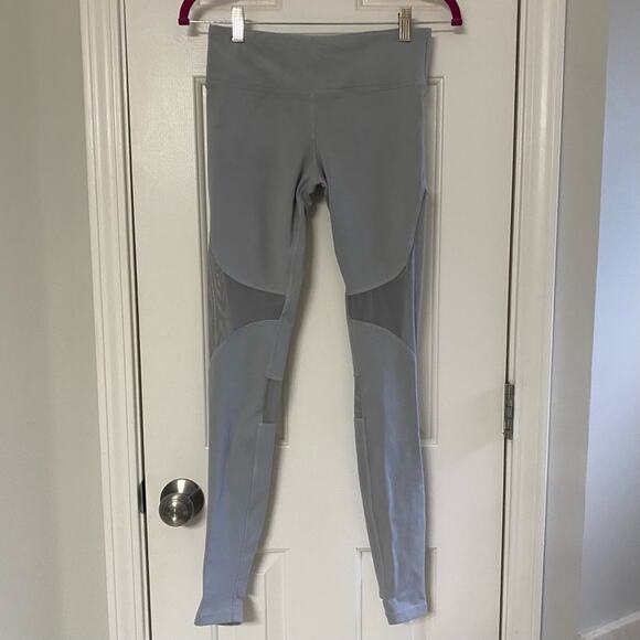 ALO YOGA • Light Gray Coast Leggings Tights - Picture 2 of 9